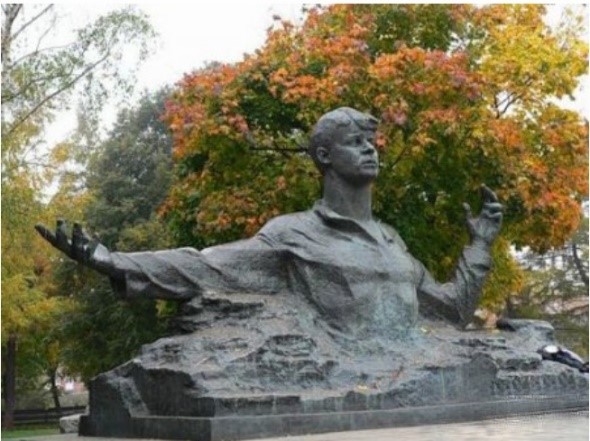 «Поэт, хранимый памятью народа» (С.А. Есенин и Рязань. Памятники и мемориальные доски)