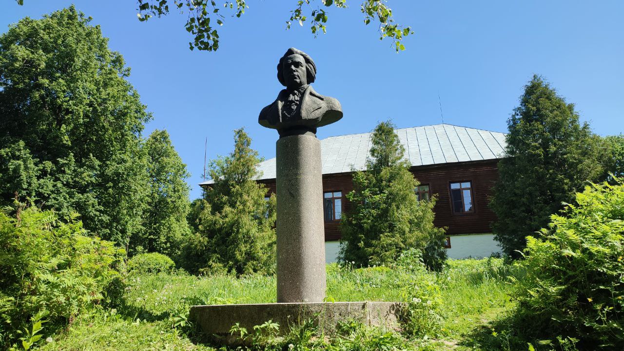 Музей-усадьба А.Т. Болотова «Дворяниново».  Музей командира крейсера «Варяг» В.Ф.Руднева.